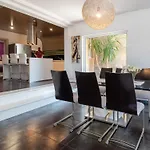 Modernes Mit Gartennutzung- Einer Gross By Interhome