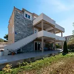 Modernes Mit Gartennutzung- Einer Gross By Interhome Appartamento