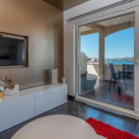 Modernes Mit Gartennutzung- Einer Gross By Interhome * Trogir