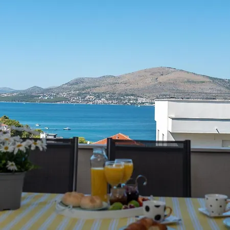 Modernes Mit Gartennutzung- Einer Gross By Interhome *