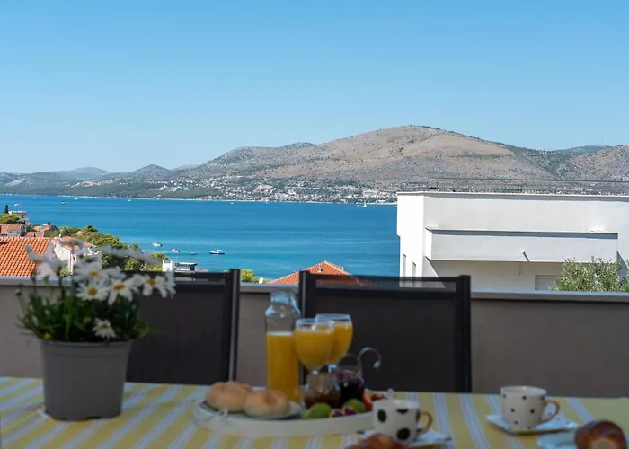 Modernes Mit Gartennutzung- Einer Gross By Interhome *