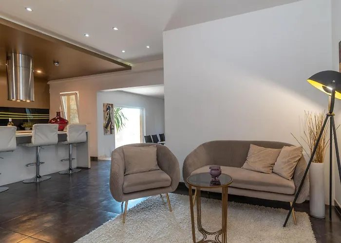 Modernes Mit Gartennutzung- Einer Gross By Interhome * 特罗吉尔