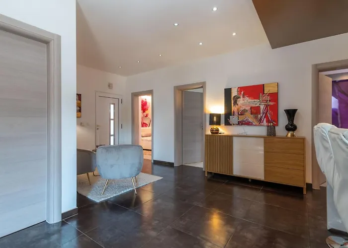 Appartement Modernes Mit Gartennutzung- Einer Gross By Interhome *