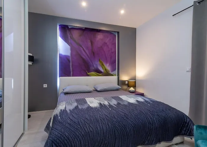 公寓 Modernes Mit Gartennutzung- Einer Gross By Interhome 特罗吉尔