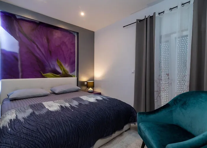 Modernes Mit Gartennutzung- Einer Gross By Interhome Appartement