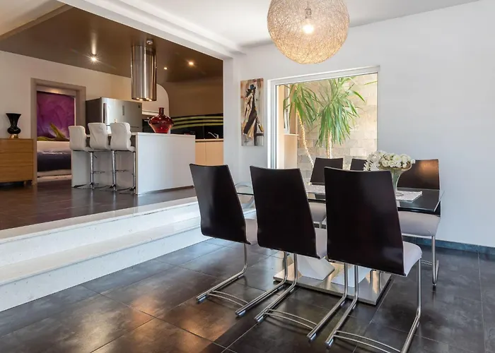 Modernes Mit Gartennutzung- Einer Gross By Interhome * 特罗吉尔