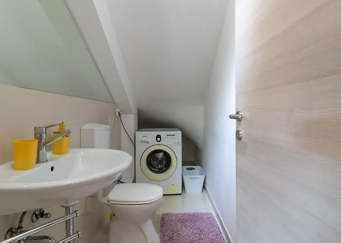 Modernes Mit Gartennutzung- Einer Gross By Interhome Appartement Trogir