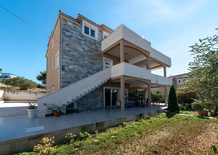 Modernes Mit Gartennutzung- Einer Gross By Interhome 公寓